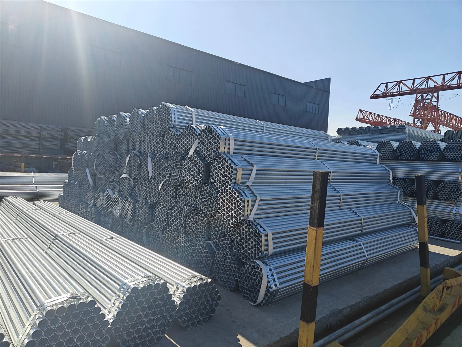 EN 39 HOT DIP GALVANIZED HOLLOW SECTION EN 39 HOT DIP GALVANIZED HOLLOW SECTION